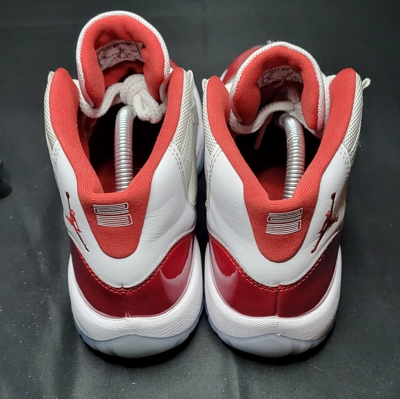 Jordan 11 - Cherry - Size 7y / 8.5w - Picture 3 of 6